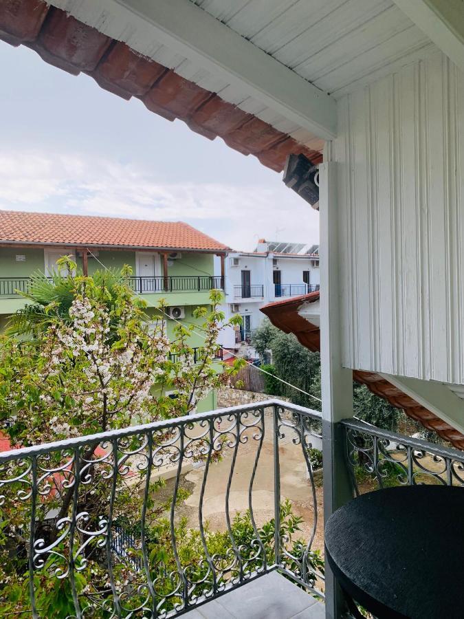 Nadia'S Beach House Pefkari Bagian luar foto